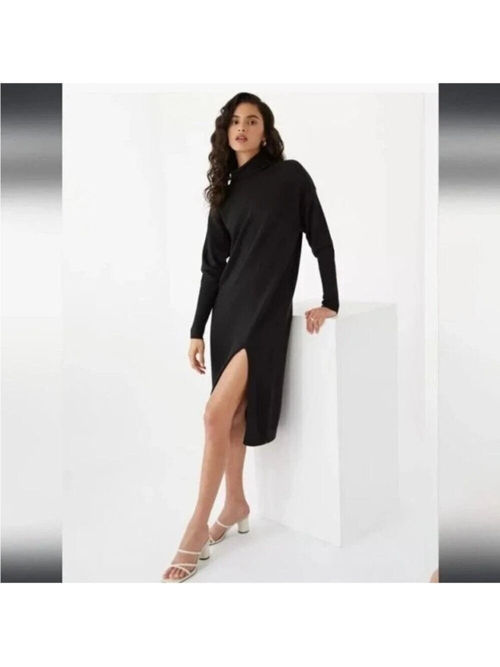 Wilfred Cyprie Dress
Merino wool mockneck sweater dress with slit Fit S/M